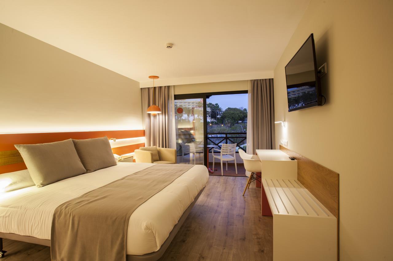Chambre Double - Vue sur Piscine